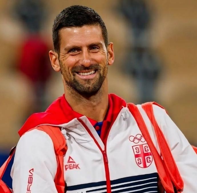 体育新闻德约科维奇在日本队比赛中锐不可当，重要助攻引发热议！