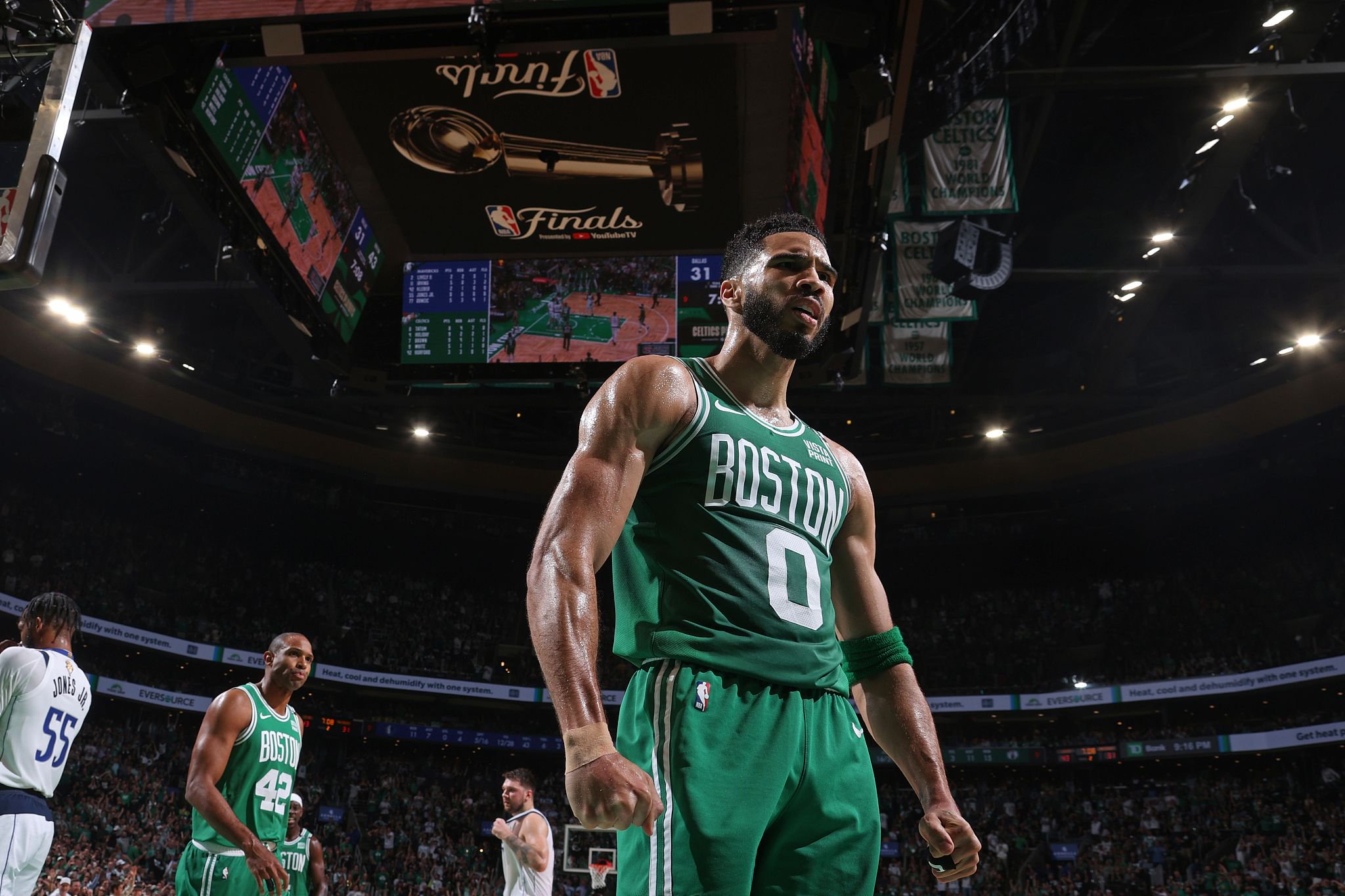 JIUYOU体育Karsa意外战胜独行侠，大比分获胜引爆全场！(达拉斯独行侠)