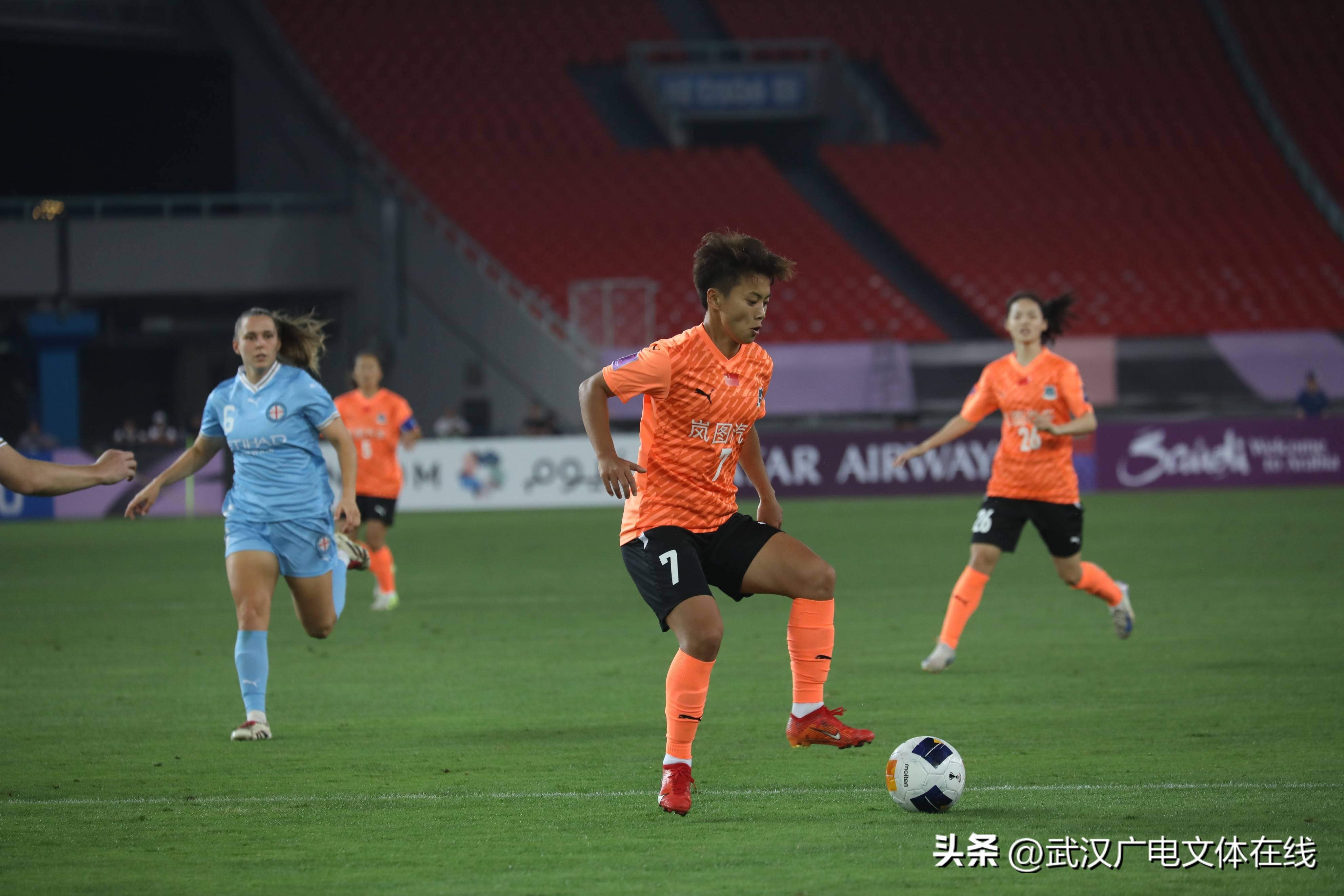 转折点武汉三镇强势反弹，亚冠集结日攻防权衡，媒体盛赞，纪律约束更严格的简单介绍